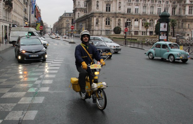 defile-voitures-anciennes-13