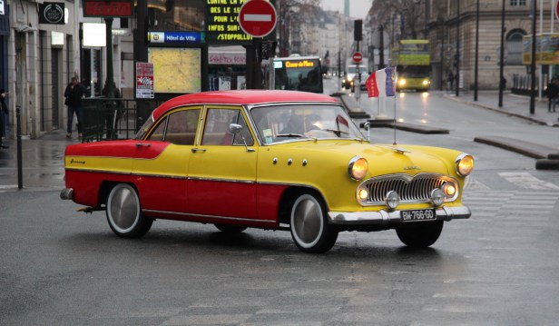 defile-voitures-anciennes-14