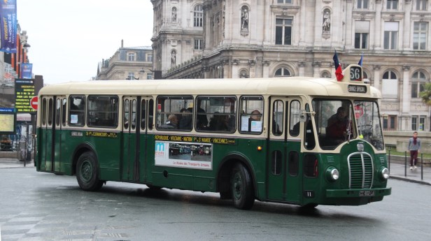 defile-voitures-anciennes-3