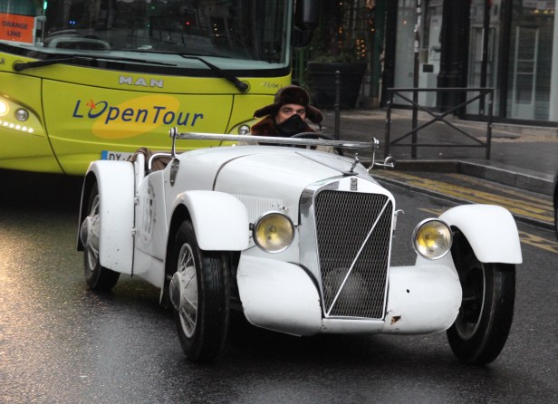 defile-voitures-anciennes-7
