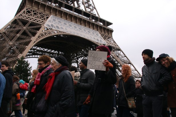manif-contre-decret-anti-immigration-15