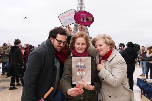 manif-contre-decret-anti-immigration-2